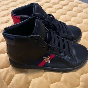 Little Boys gucci sneakers - size 1.5 ..never worn